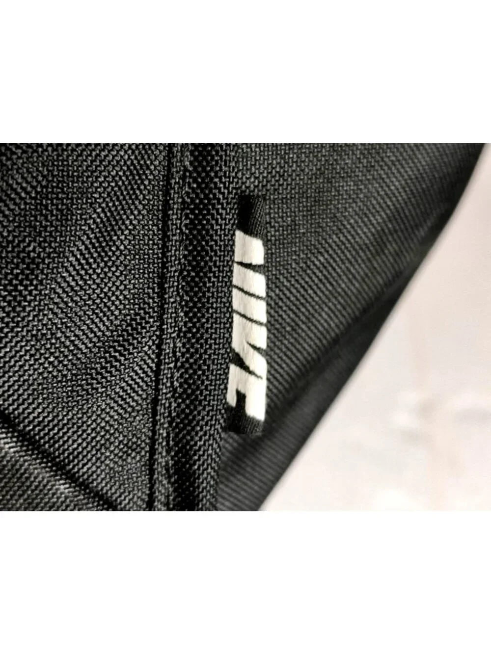 Nike Brasilia Duffle Bag Black White Swoosh Athletic Zip Side Pockets Gym Large